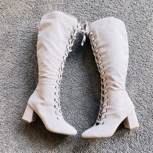 Comfortable gorgeous knee high lace up taupe boots !